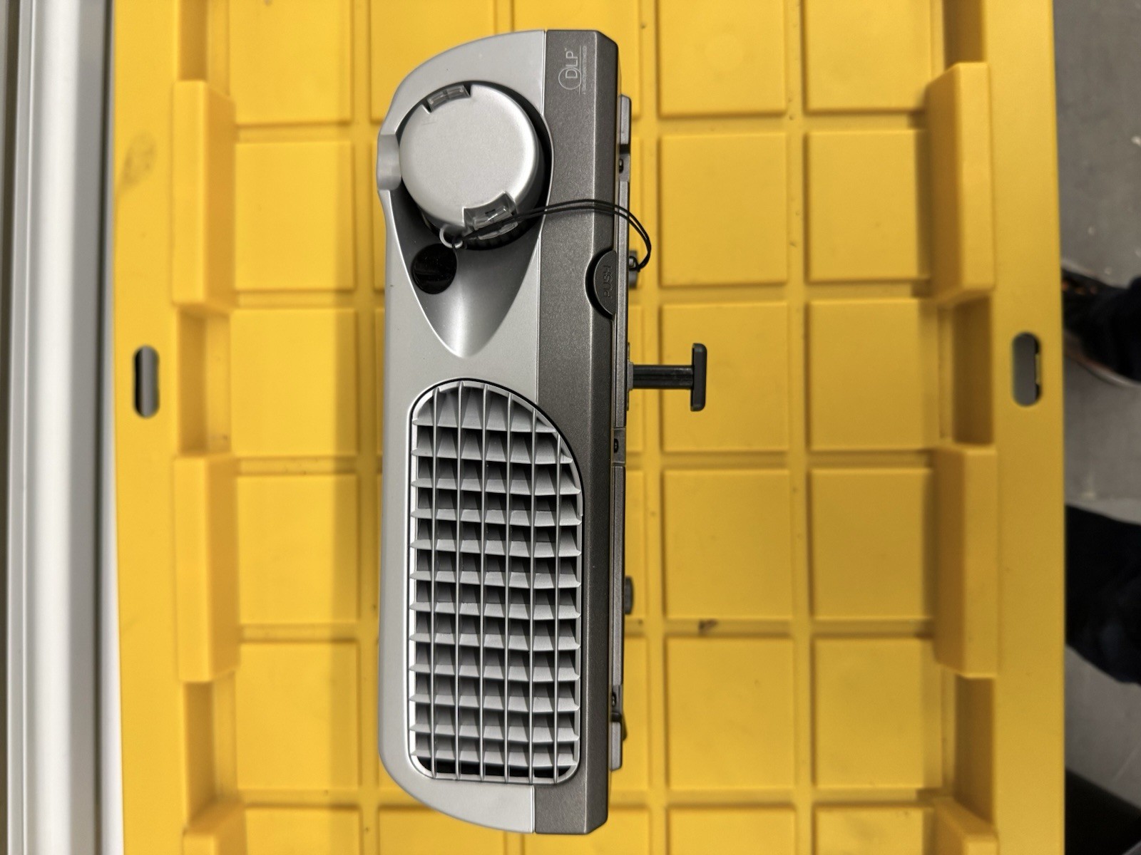 Optoma EzPro 731