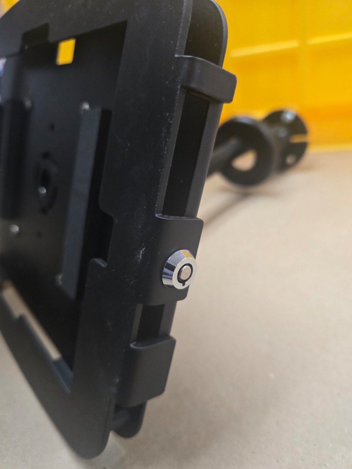 IPAD HOLDER COMPULOCKS W/ADJUSTIBLE ARM. NO KEY TO THE LOCKS!
