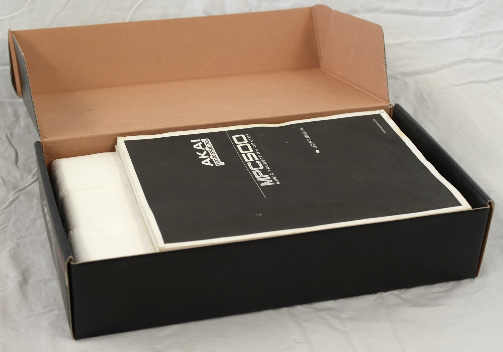 AKAI MPC500 Black Sampler and Sequencer Working Complete in Box, extra card