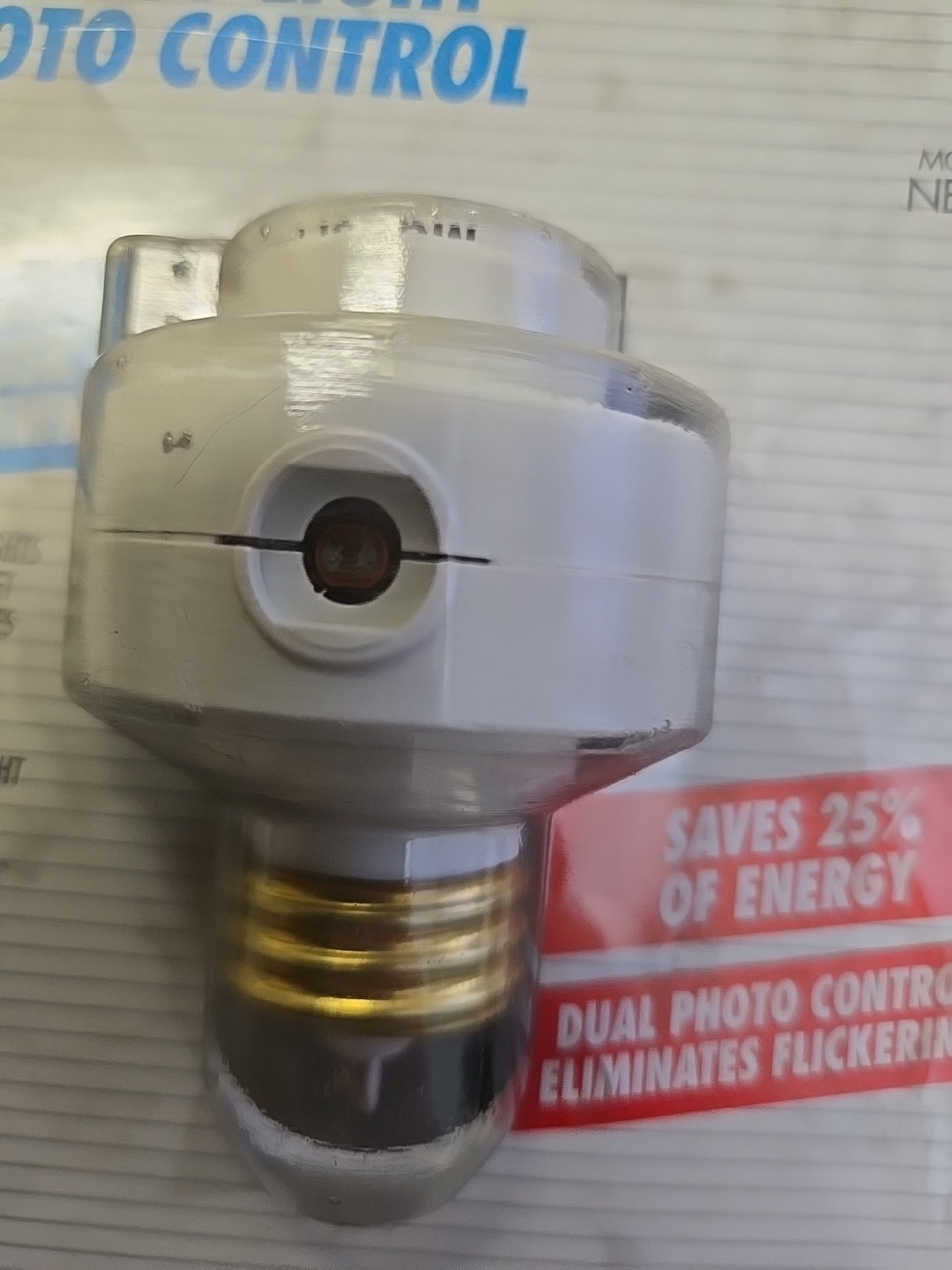 Intermatic Dusk-Dawn Automatic Light Control Sensing Socket Converter #NE2C New!