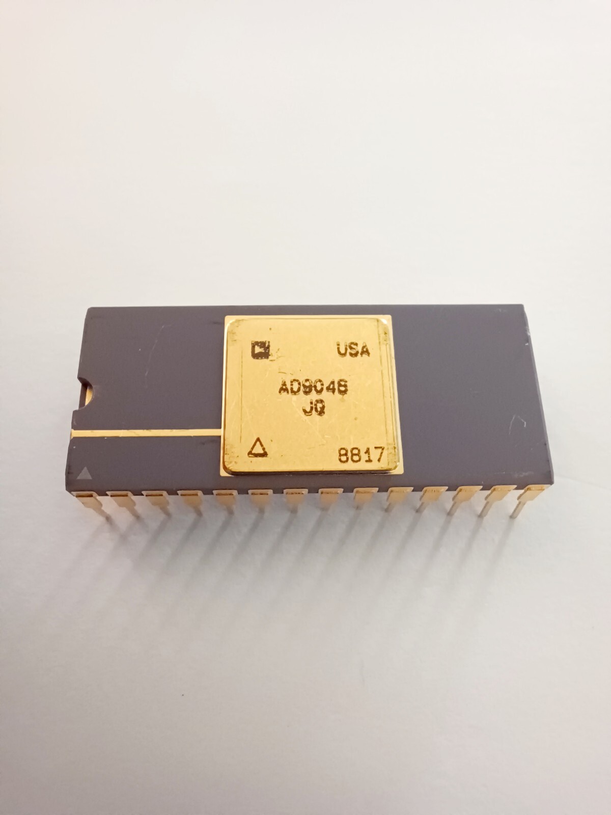 Analog Devices AD9048 JG 1988 DATE CODE 8-bit 35 Msps Flash Converter DIP28 New!