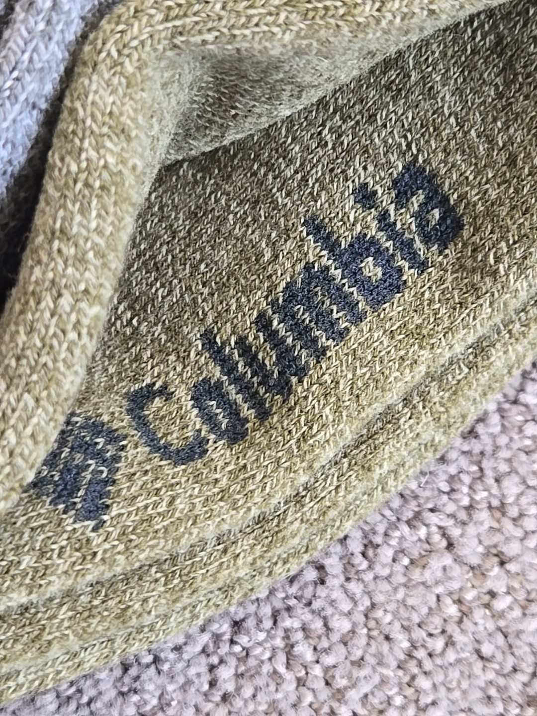 Columbia 2 Pk Gray and Green Fleece Comfort Crew Socks Men's Sz 6-12 NWT