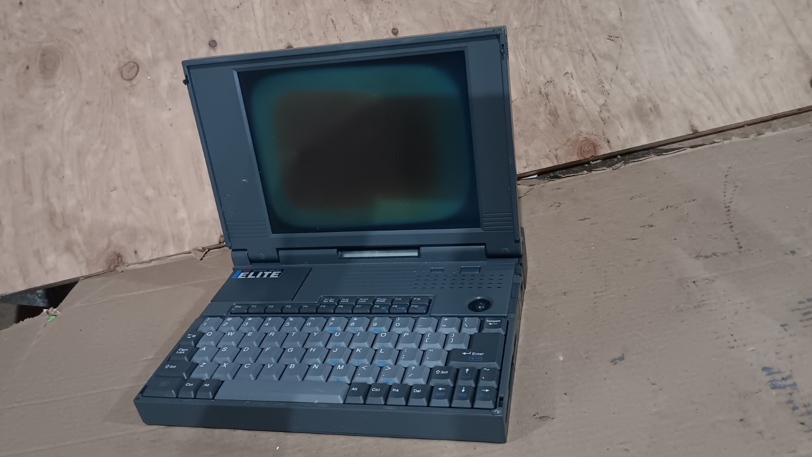 Vintage Retro Midwest Micro Elite TS34X Laptop Intel 486 CPU Floppy Keyboard P/R