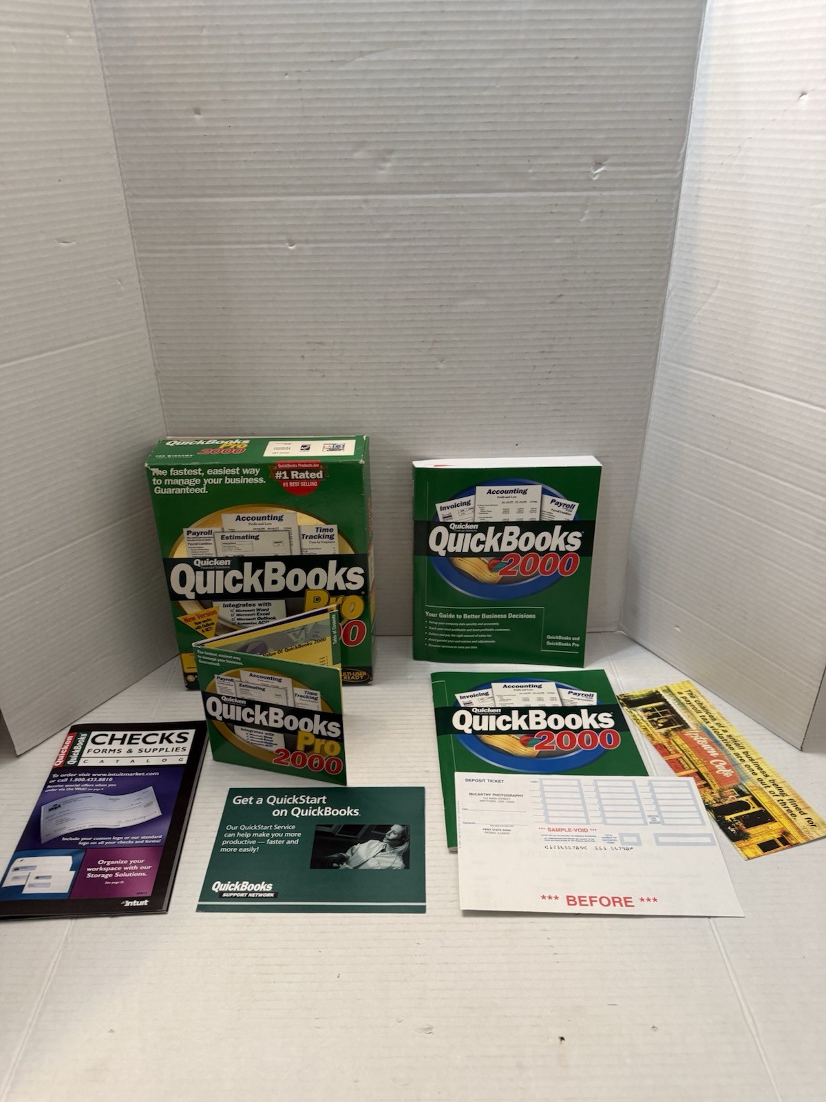Intuit Quickbooks Pro 2000 for Windows Quicken Financial Services Software