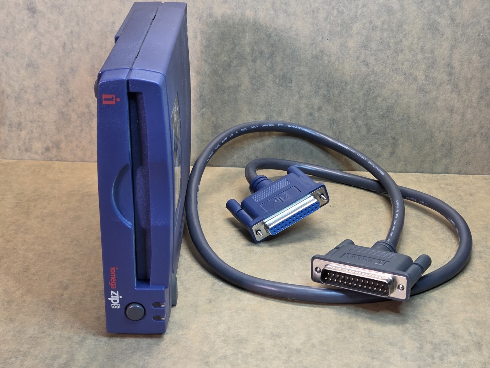 Iomega ZIP 100 External Parallel Port Drive (LPT Interface) No Power Adapter