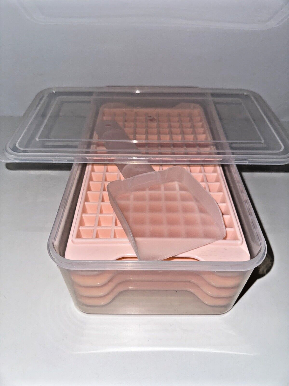 EUC LOT OF 4 MINI ICE CUBE TRAYS, BIN AND SCOOP, BPA FREE, EASY RELEASE
