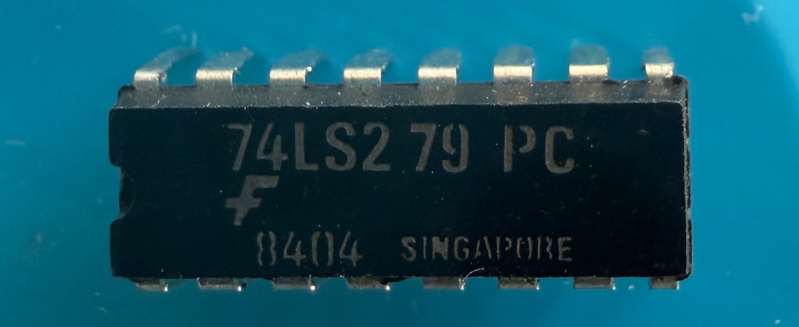 Fairchild  74LS279PC Integrated Circuit