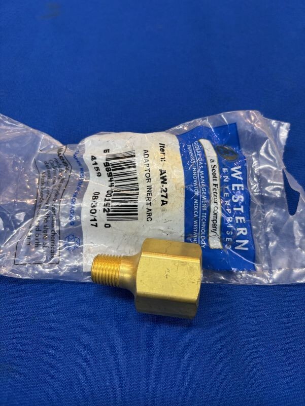 Western Enterprises AW427A adaptor Right Hand "C" Inert female    1/4" NPT male