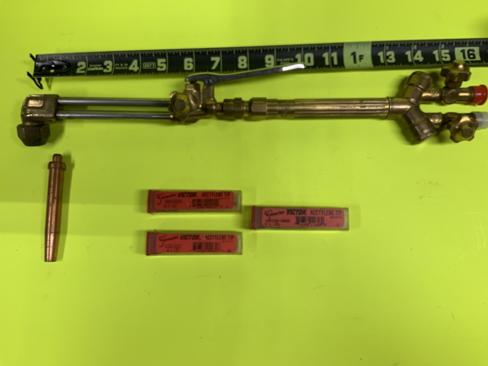 Victor Cutting Torch Set CA25 Attachment WH26FC Handle &4 tips