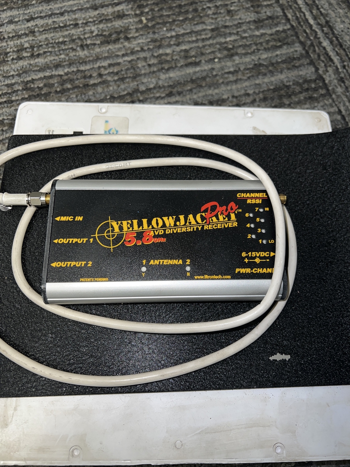 IFtron 5.8Ghz Yellow Jacket PRO diversity receiver W/antenna UNTESTED