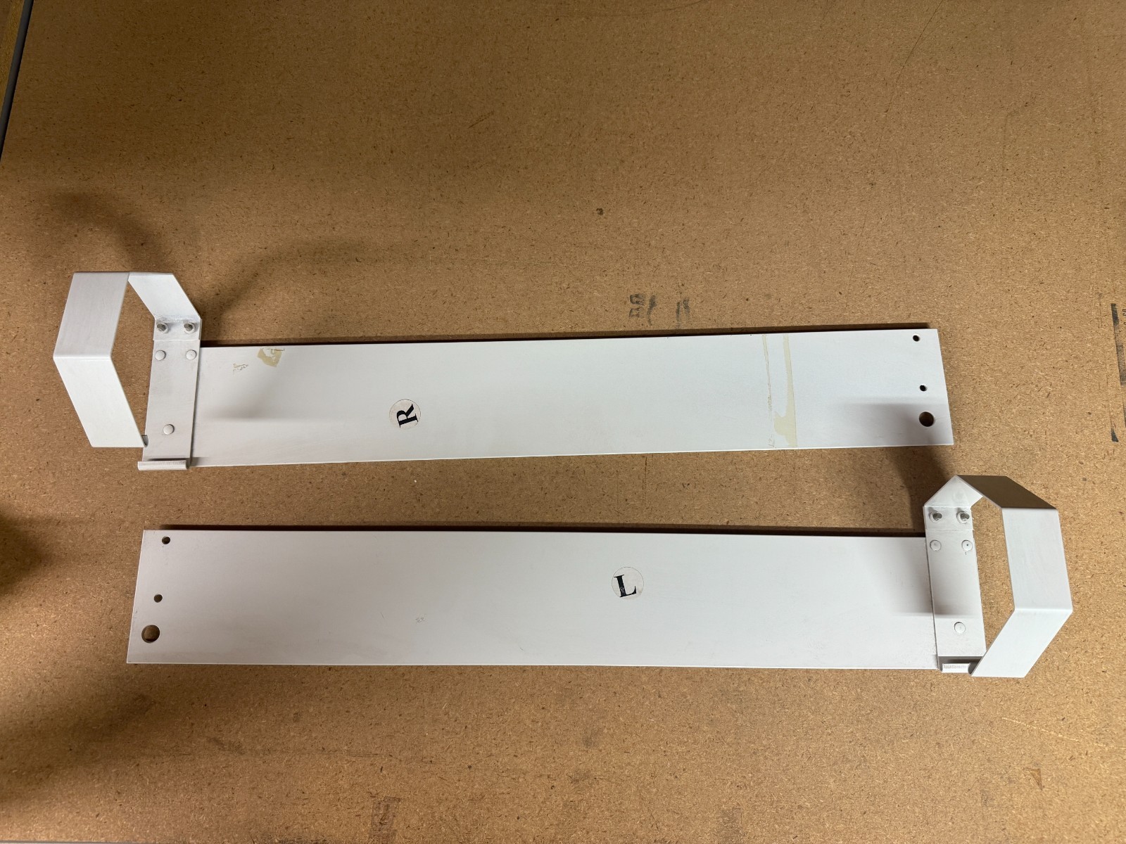 Da-Lite 77027 Floating Mounting Bracket