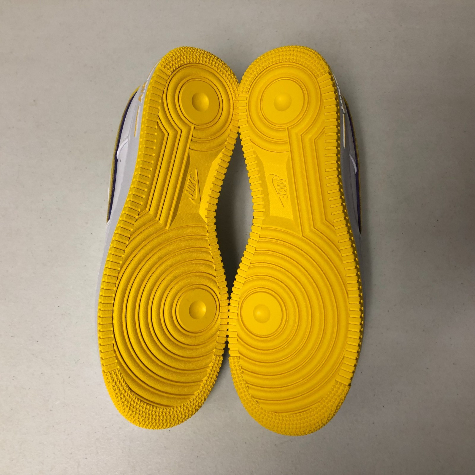 Nike Air Force 1 Low Retro QS Kobe White Varsity Maize FZ1151-100 Size 11.5