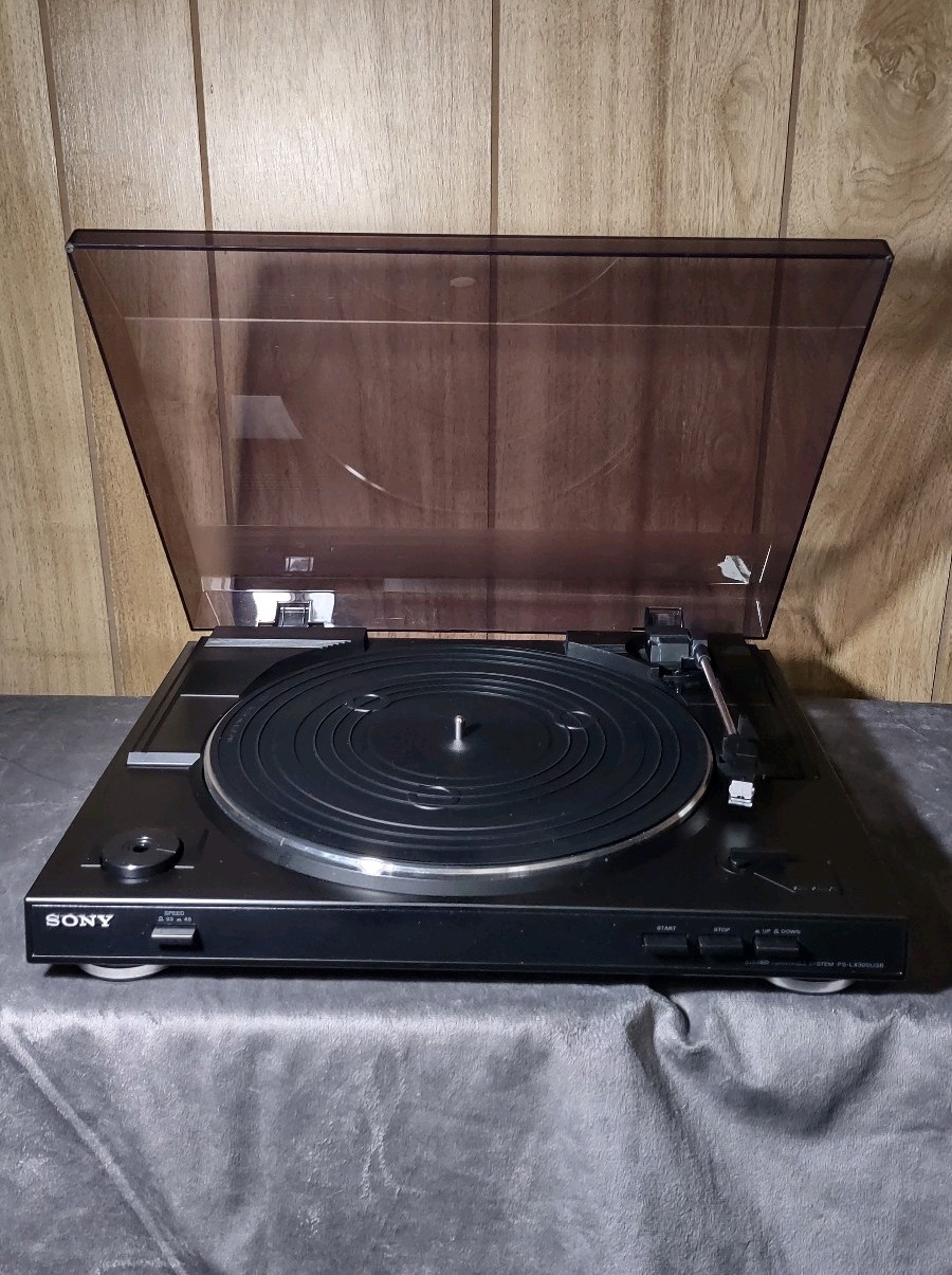 Sony PS-LX300USB Turntable Record Player, Works Great! Extra New Belt and Stylus