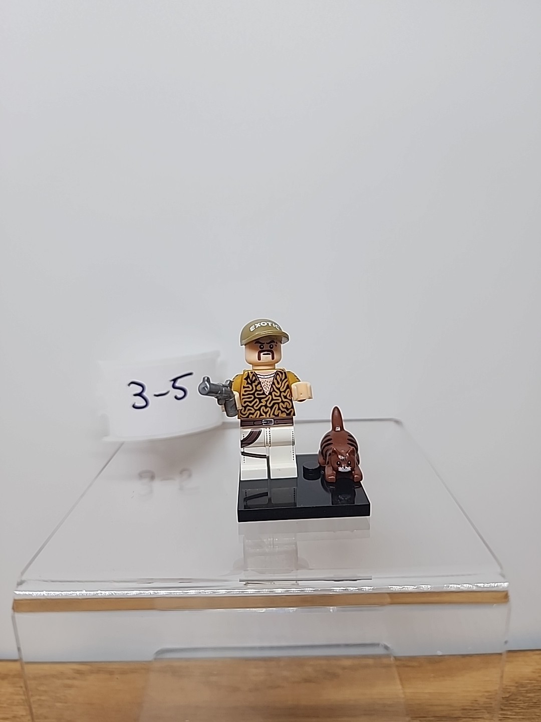 Tiger King Beige Hat Custom Minifigure Brand New
