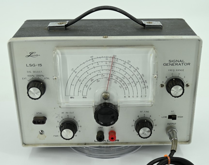 Leader LSG-15 Signal Generator Vintage RF Signal Generator