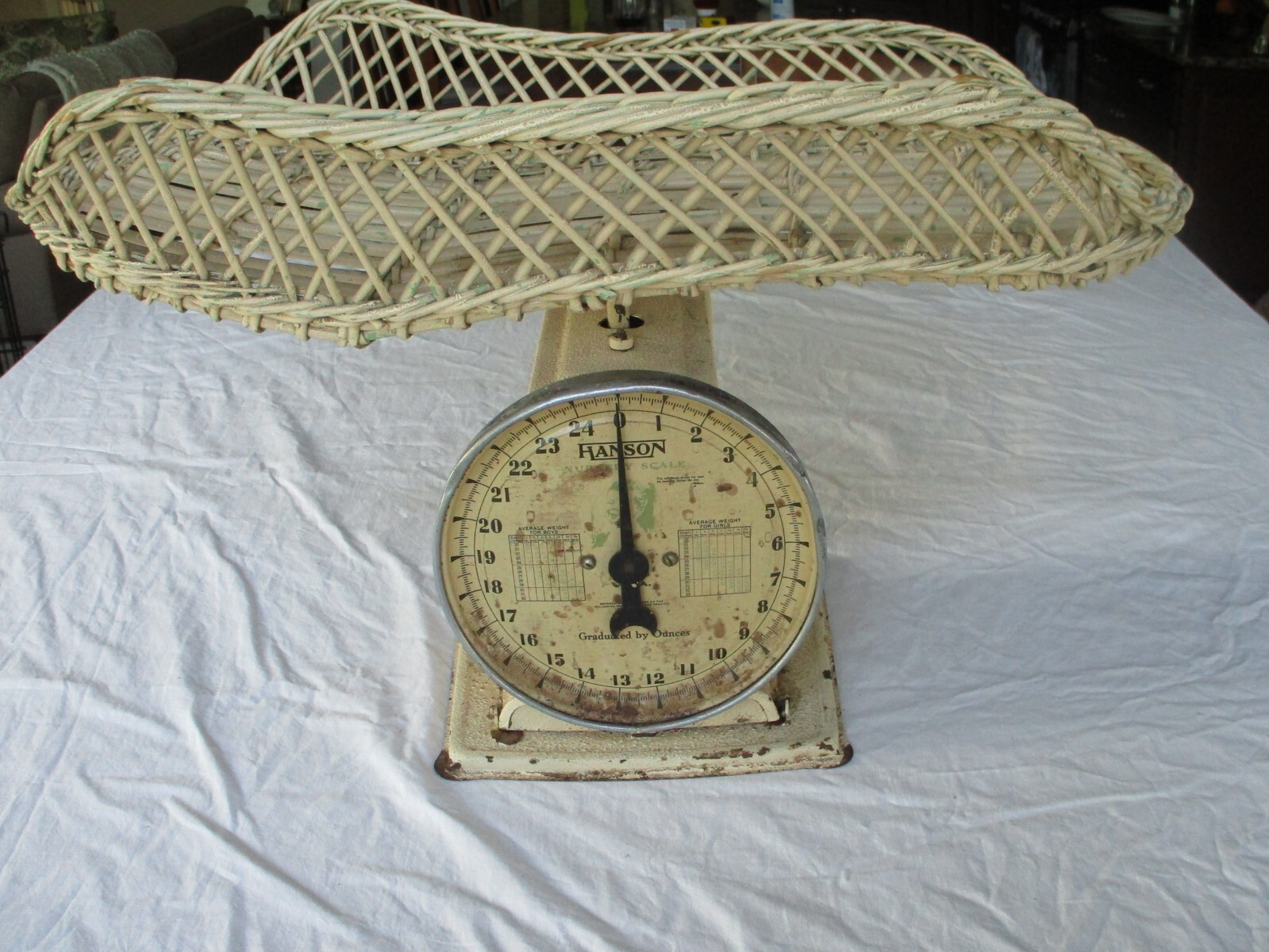 Vtg Antique  25 Pound Hanson Scale w 24" x 12" Wicker Basket Baby Face on front