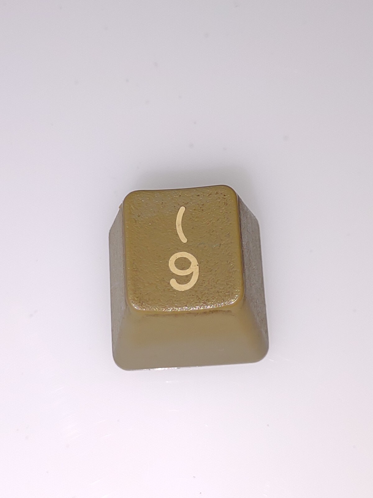 Apple iie IIE 2E KEY ((/9) white Letters VINTAGE ORIGINAL Replacement Key