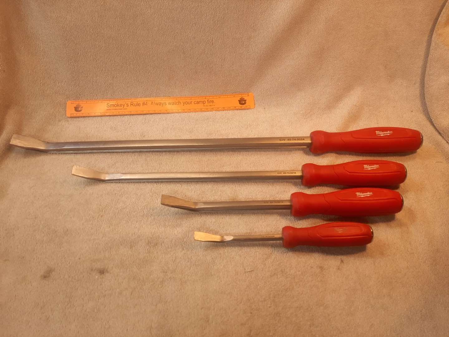Milwaukee Tool 48-22-9214 4 Pc. Pry Bar Set
