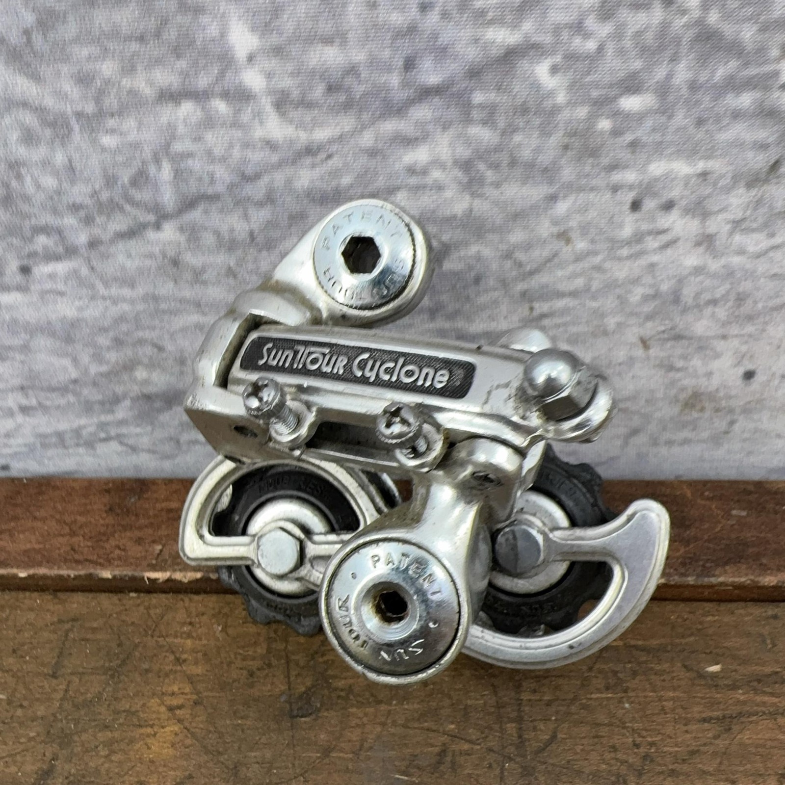 Vintage SunTour Cyclone Rear Derailleur Short Cage Bolt-On Silver Japan 175g