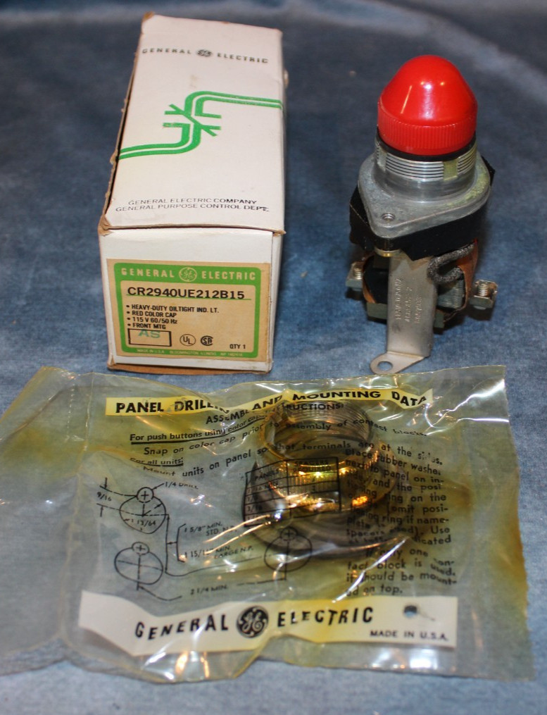 (New In Factory Box) GE CR2940UE212B15 Heavy Duty Oil-Tight Indicator Light Red
