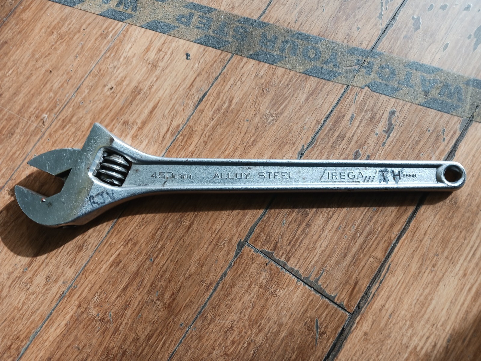 Irega 77-18" (450mm) Adjustable Wrench Chrome