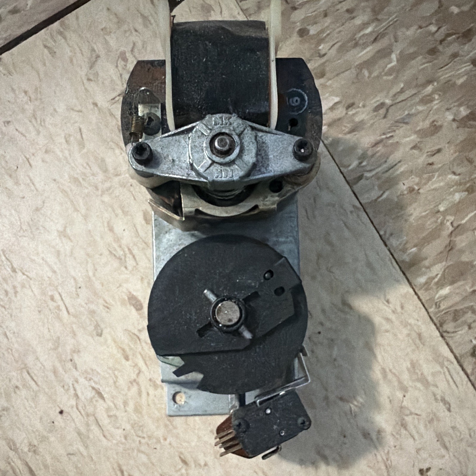 Mars Vending Machine Motor Assembly with Cam Switch & 3-Prong Connector