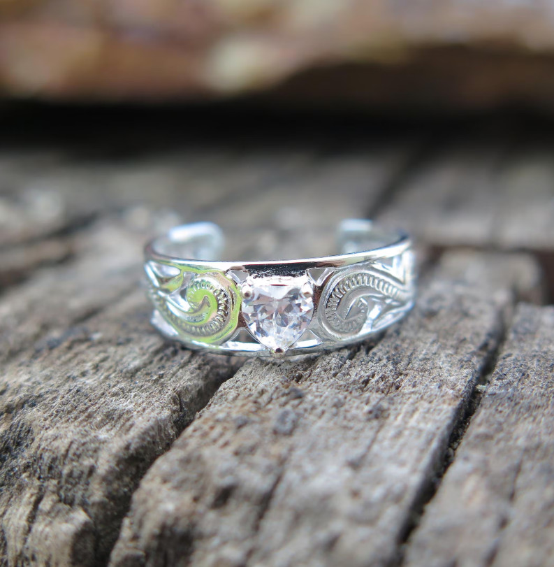 Hawaiian Design Sterling 925K Silver Heart CZ Gem Scrolling Toe Ring TR1141