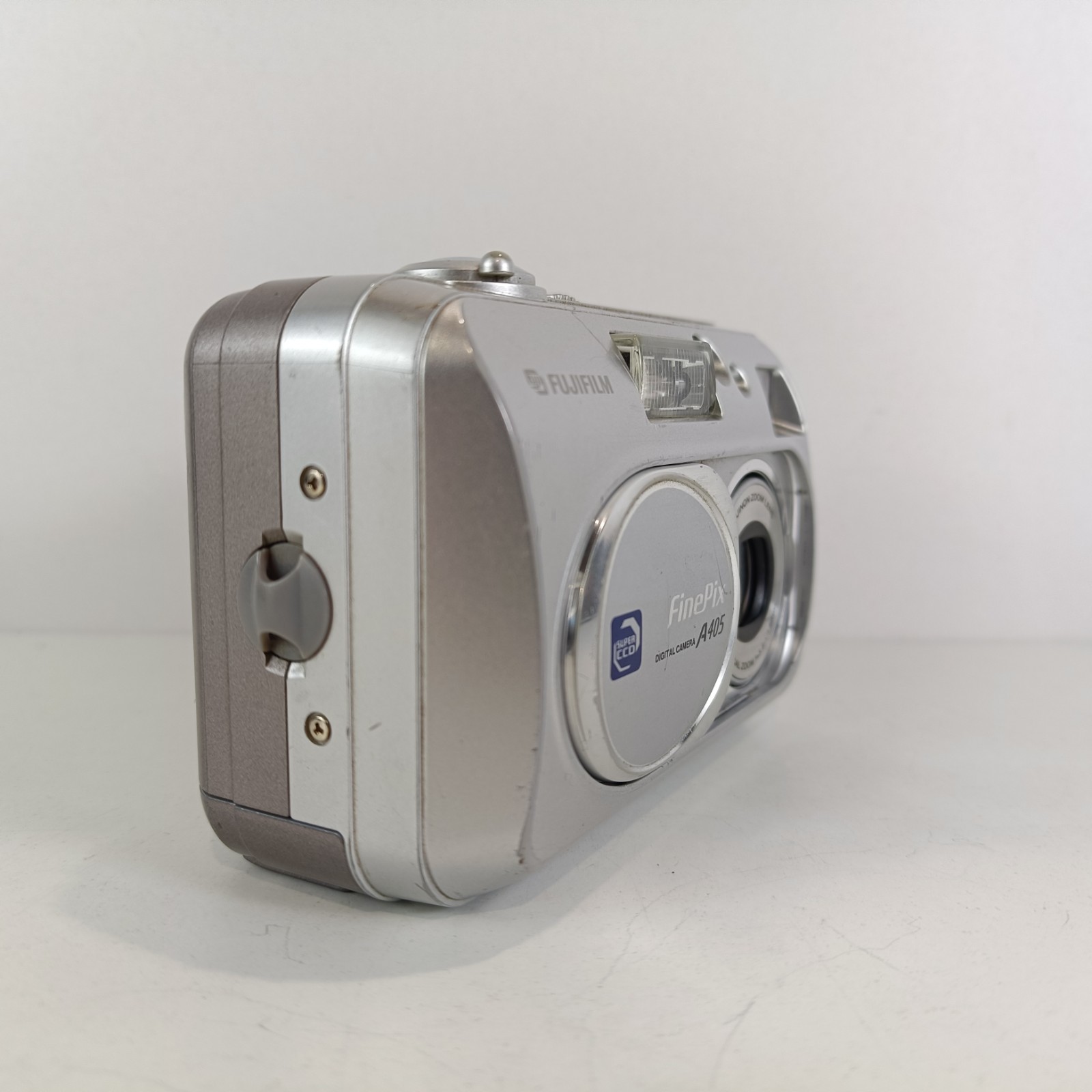 Fujifilm FinePix A405 2.0MP Digital Camera Silver Tested
