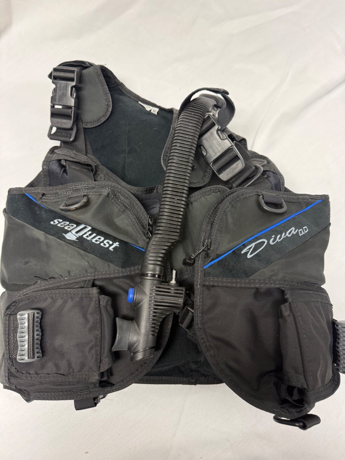 SeaQuest Diva QD BCD; Size Medium Used but in excellent condition ,0327