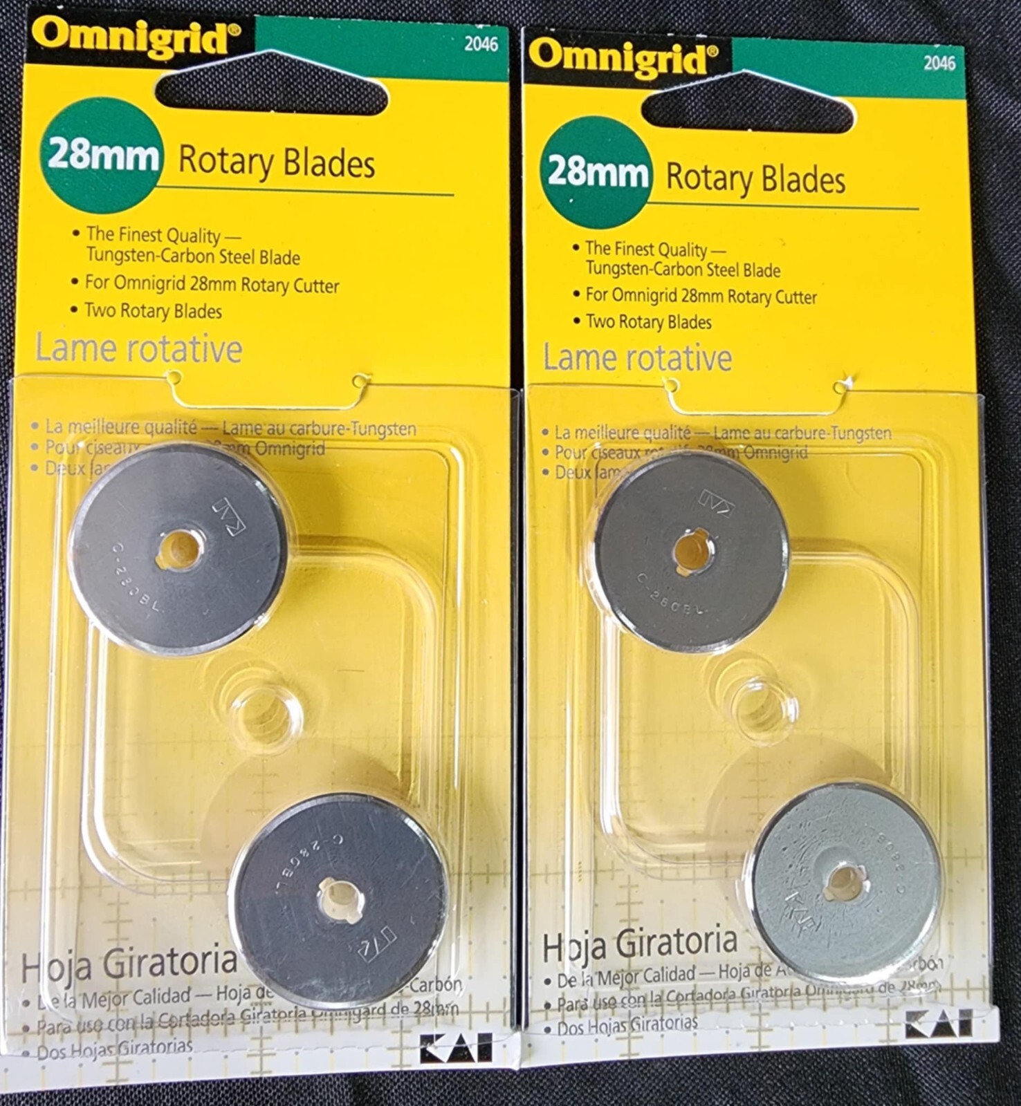 New Omnigrid 28 mm Rotary Blades 2 Pack 4 blades  2046 Free Shipping