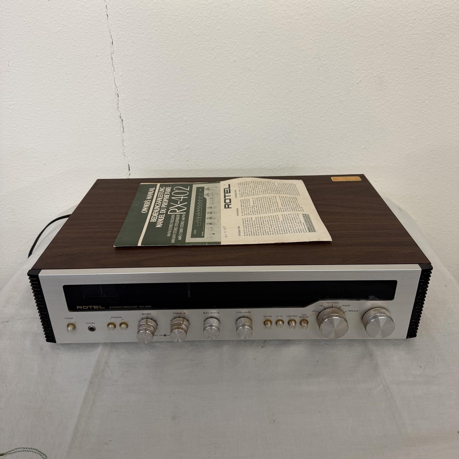Vintage Rotel RX-402 Stereo Receiver AM FM Analog Silver Wood Case HiFi Japan