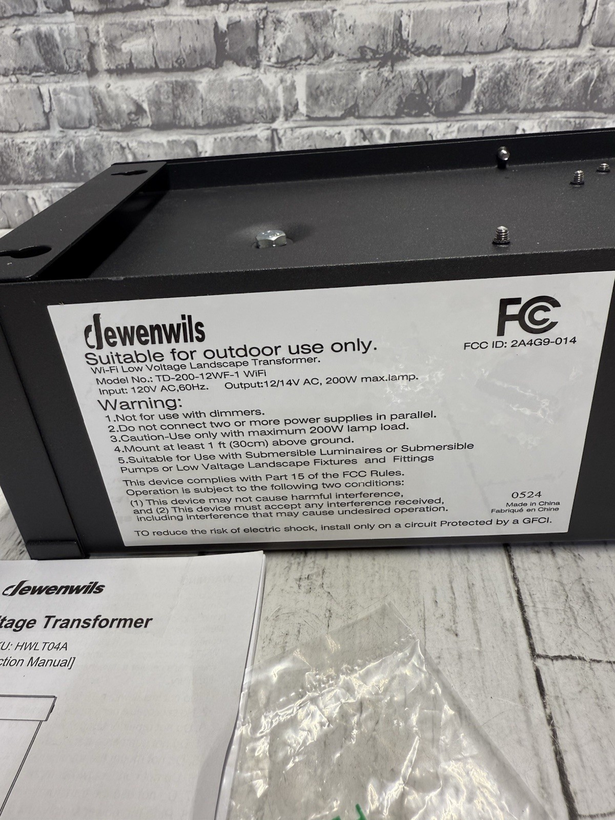 DEWENWILS 200W Wi-Fi Low Voltage Transformer with Schedule & Timer Black HWLT04A