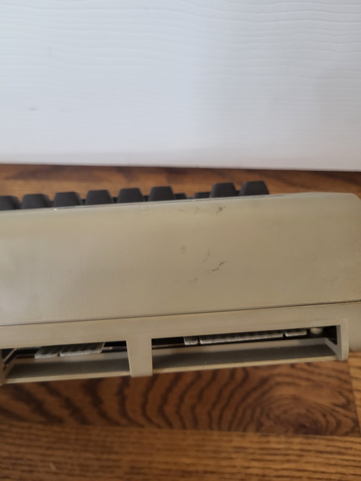 Commodore 64 Model C64 Breadbin Vintage Computer - READ Missing Key