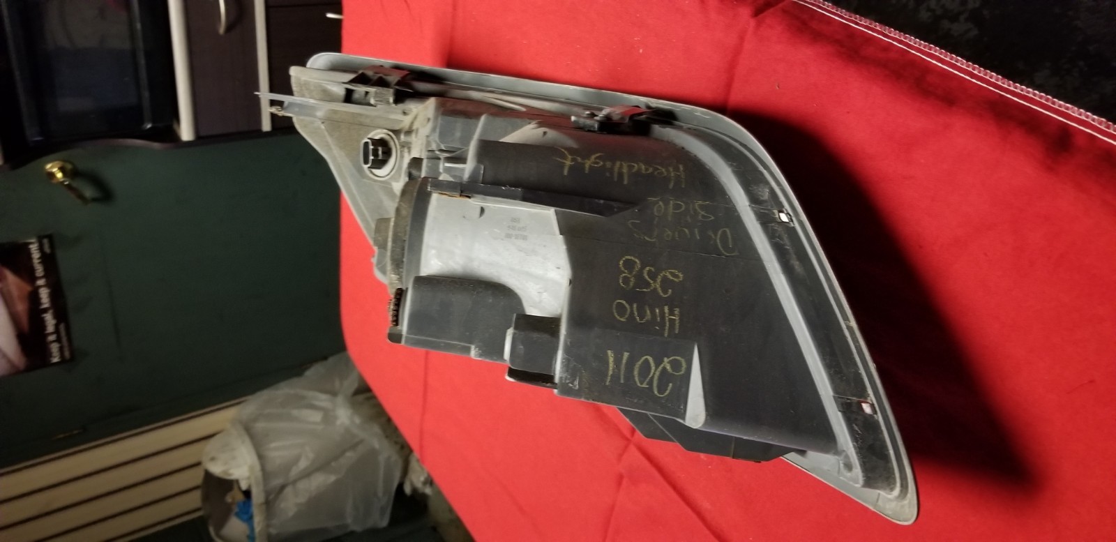 2011 HINO 258 OEM LH HEAD LIGHT DRIVERS SIDE US4157
