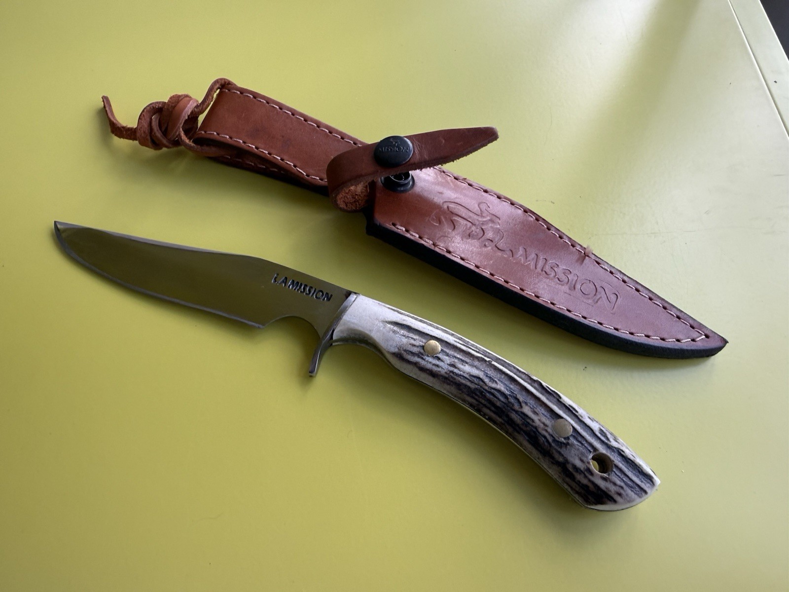 La Mission Fixed Blade Hunting and Carving Knife Antler Handle Leather Sheath