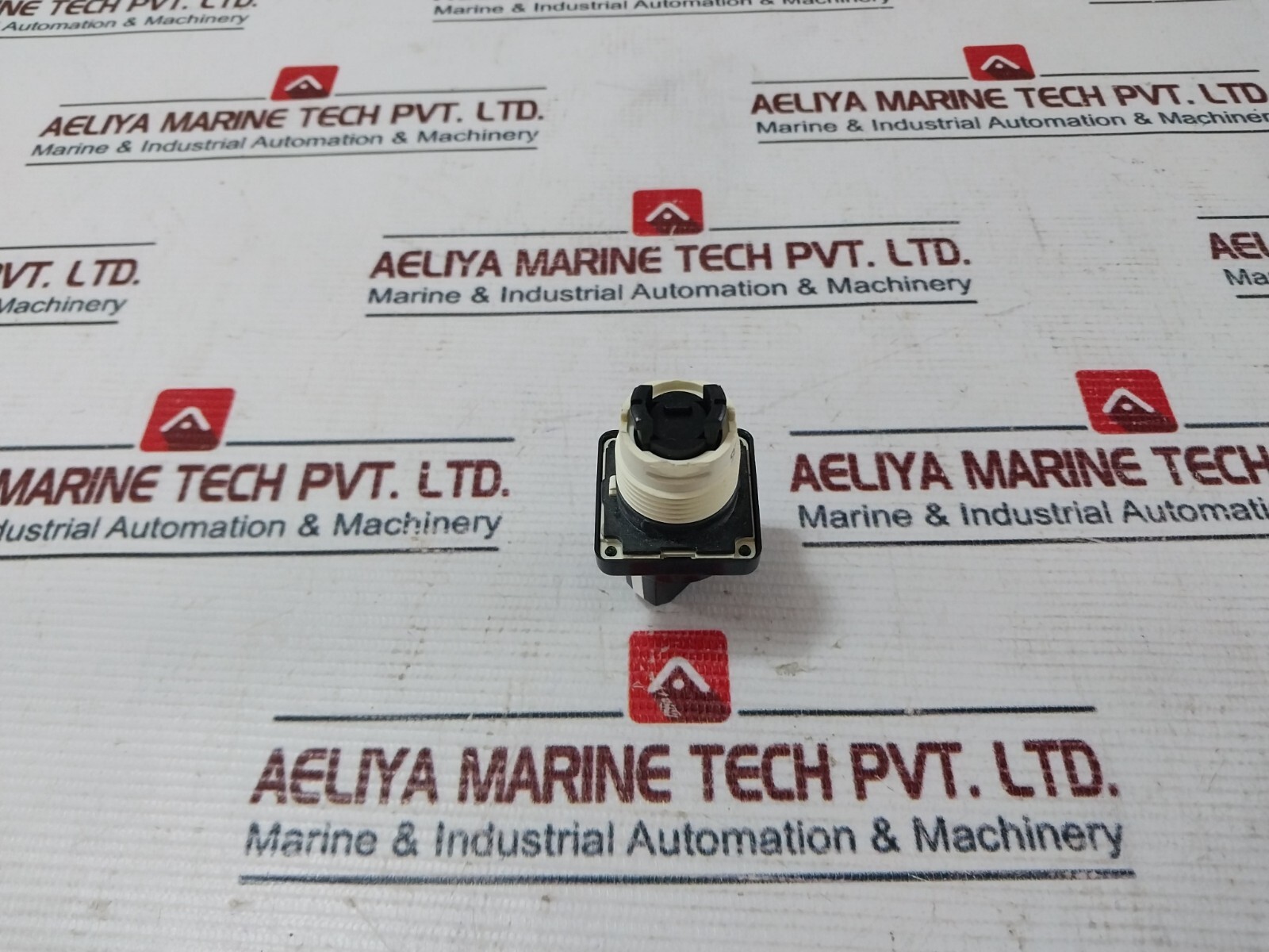 Square D D1G2S Selector Switch