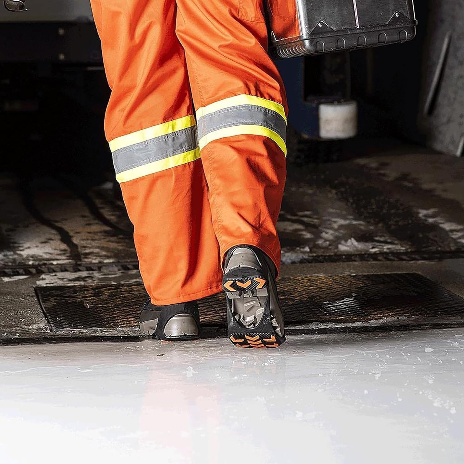 Flexible and Lightweight GripPro Spikeless Traction Aids for Ultimate Stability