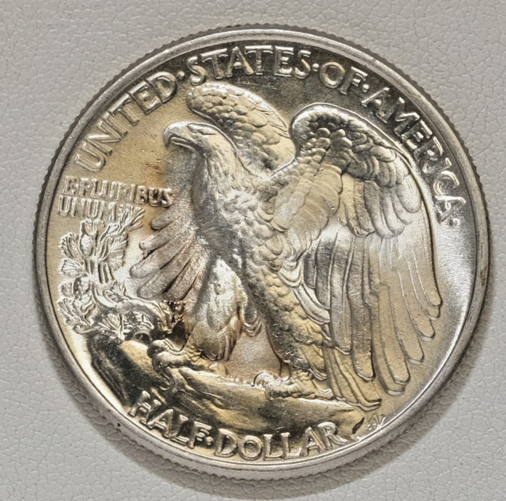 1946 Walking Liberty Half Dollar BU /W40