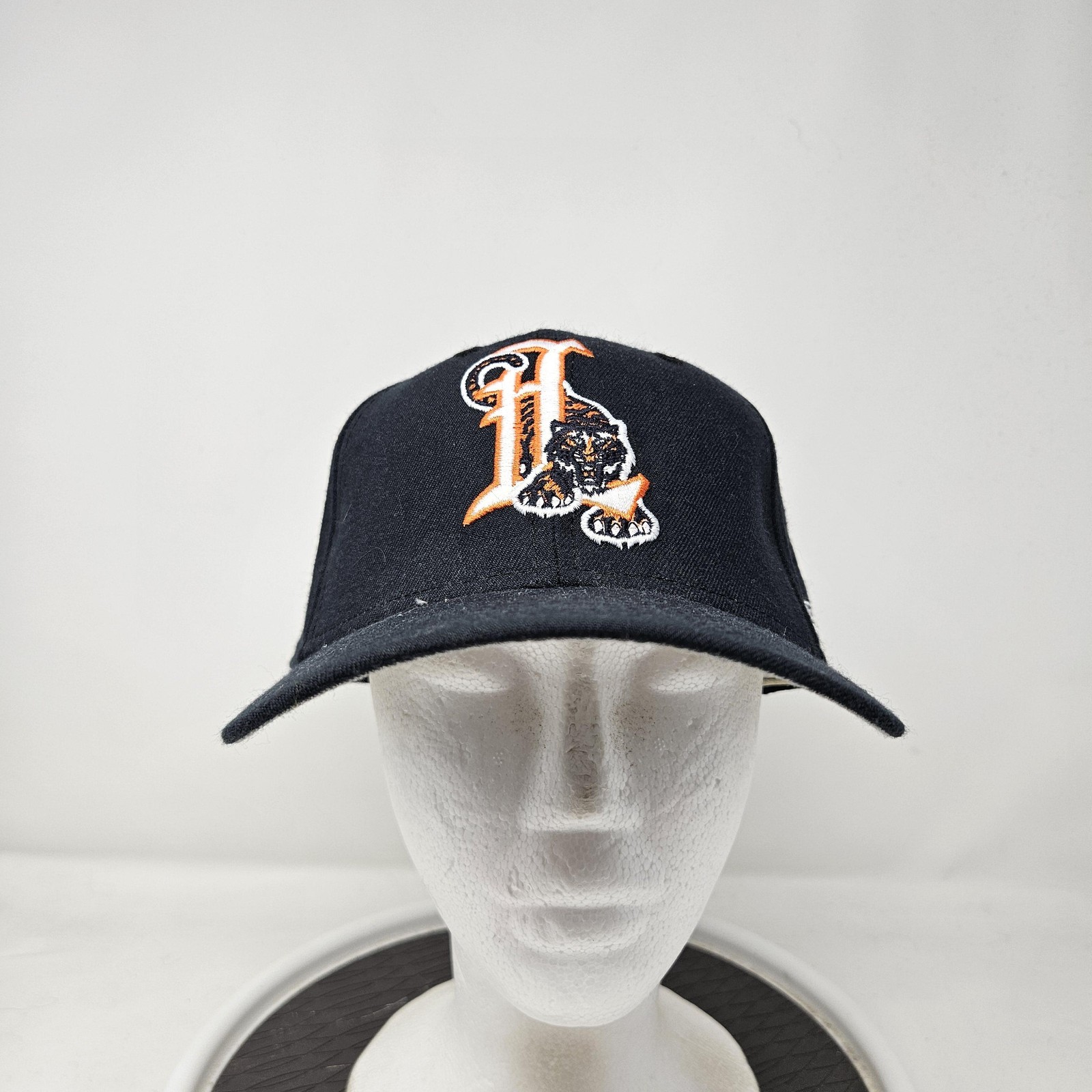 Cleveland Tigers Hat Cap Snap Back Mens Large Blue MiLB Baseball Team New Era