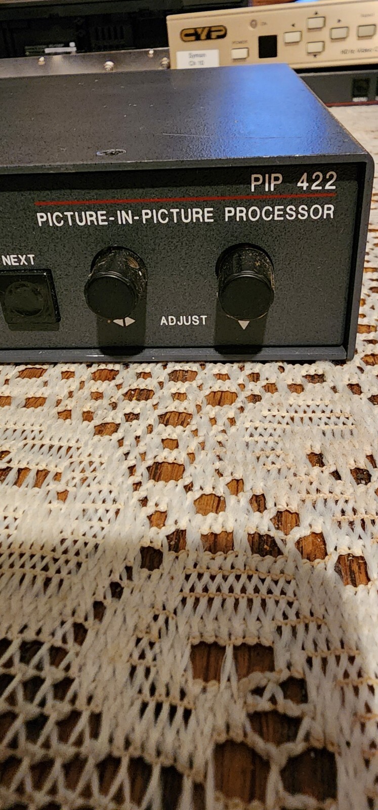 EXTRON PIP 422 Video Picture in Picture Processor Multi Window Plus KRAMER VM-2N