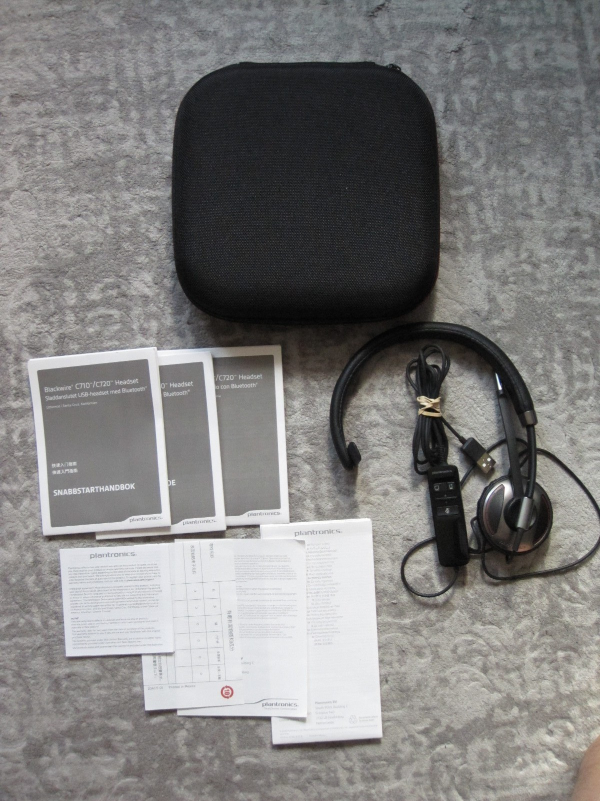 Plantronics Blackwire C710-M Black Headphones Headset Works w/Carrying Case