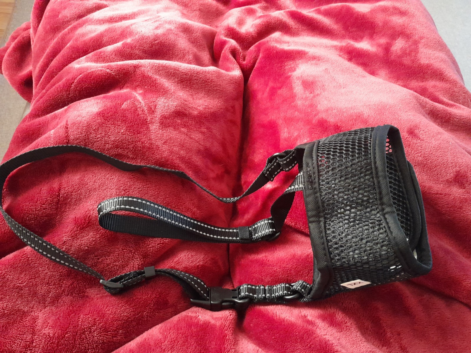 Bonthee Dog Muzzle Breathable Soft Mesh Adjustable XXL, 1582k