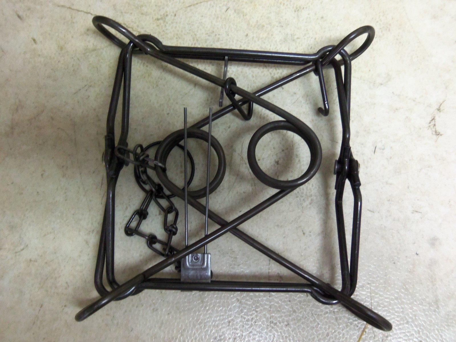 1 Duke # 280 Body Grip Trap Trapping Beaver Coyote Otter Bobcat Model 0480