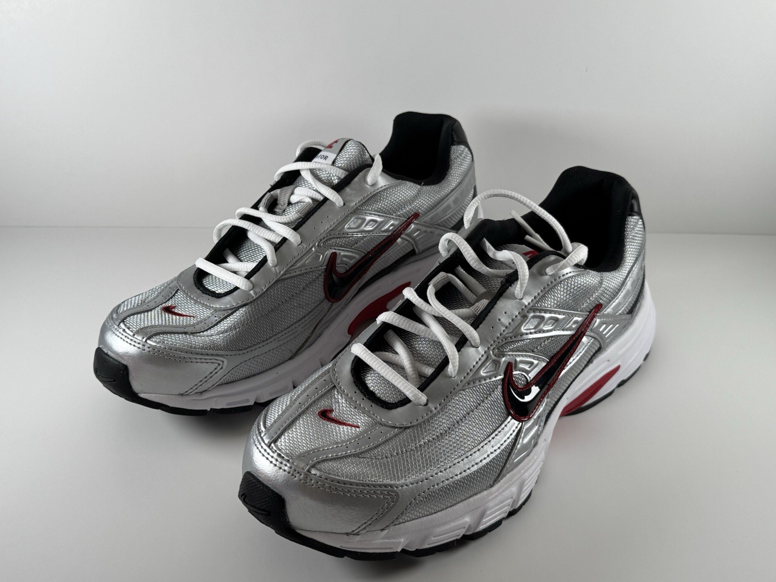 Nike Initiator Sneakers Men’s Size 8 Metallic Sliver/Black-White 394055-001