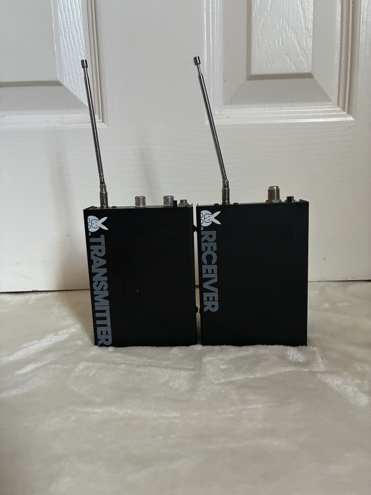 Gemini Rabbit Vcr Transmitter and Receiver Use only With Gemini Rabbit Dc Power