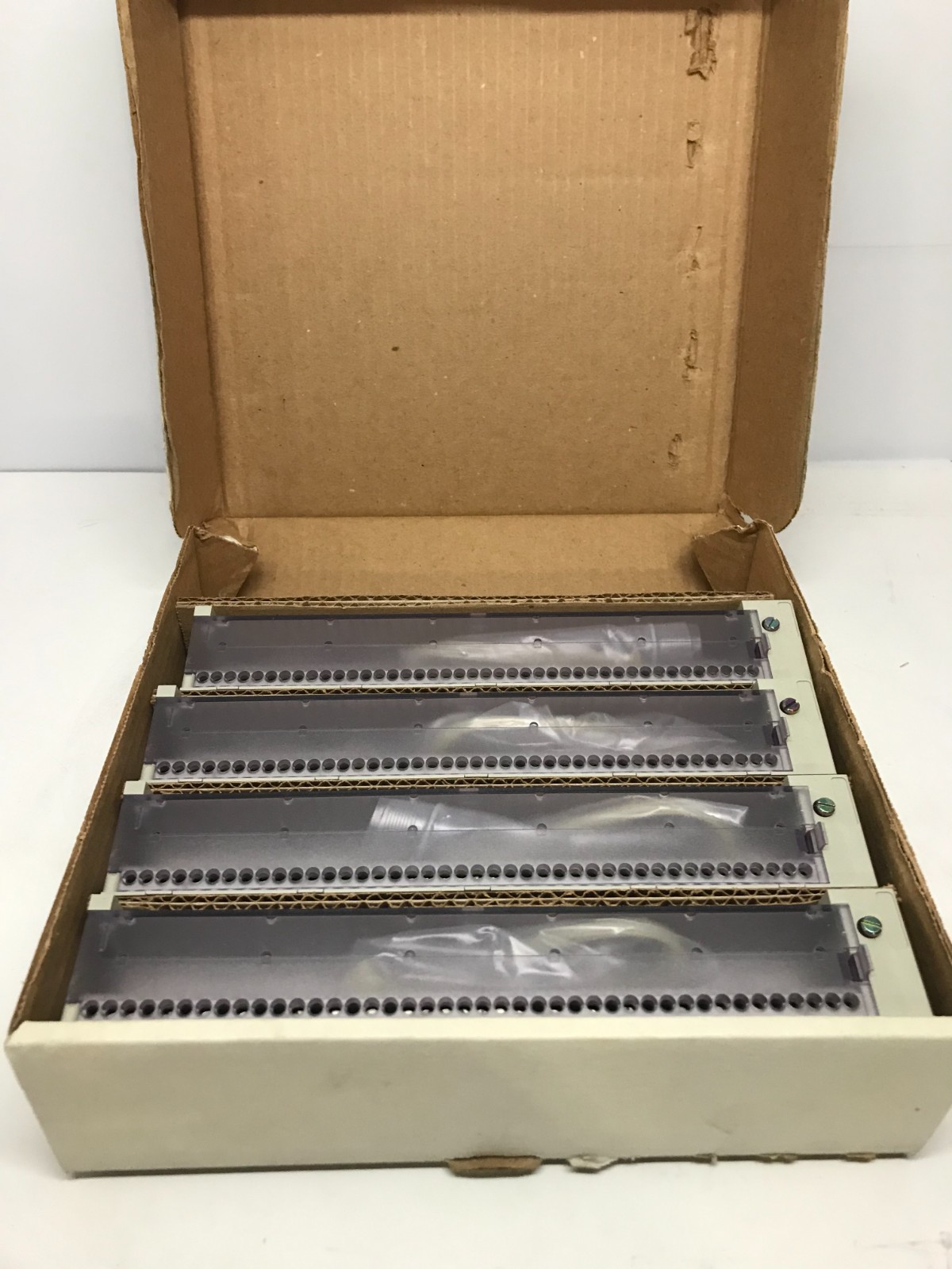 Siemens 6ES5497-4UB22 Frontal Connector - Qty 4 New In Box