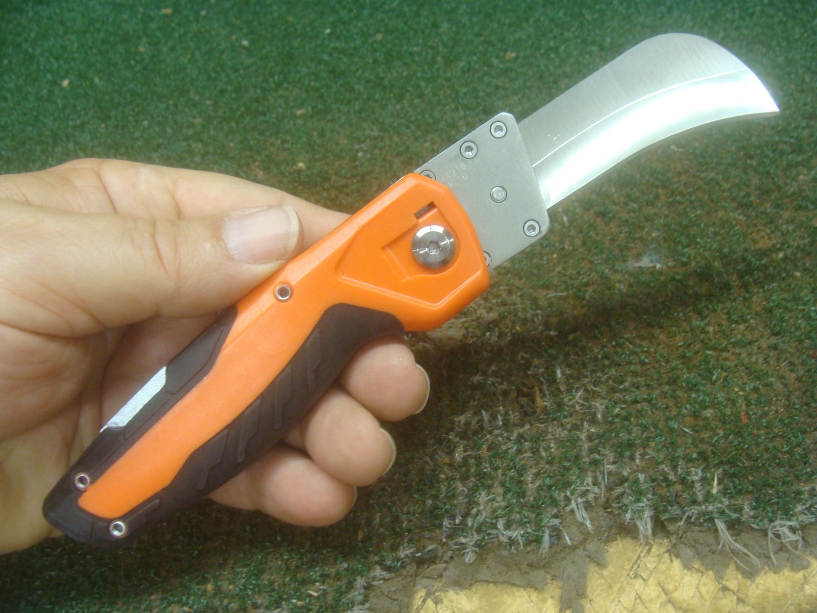 Klein Tools 44218 Folding Cable Skinning Utility Hawkbill Knife - GOOD SHAPE