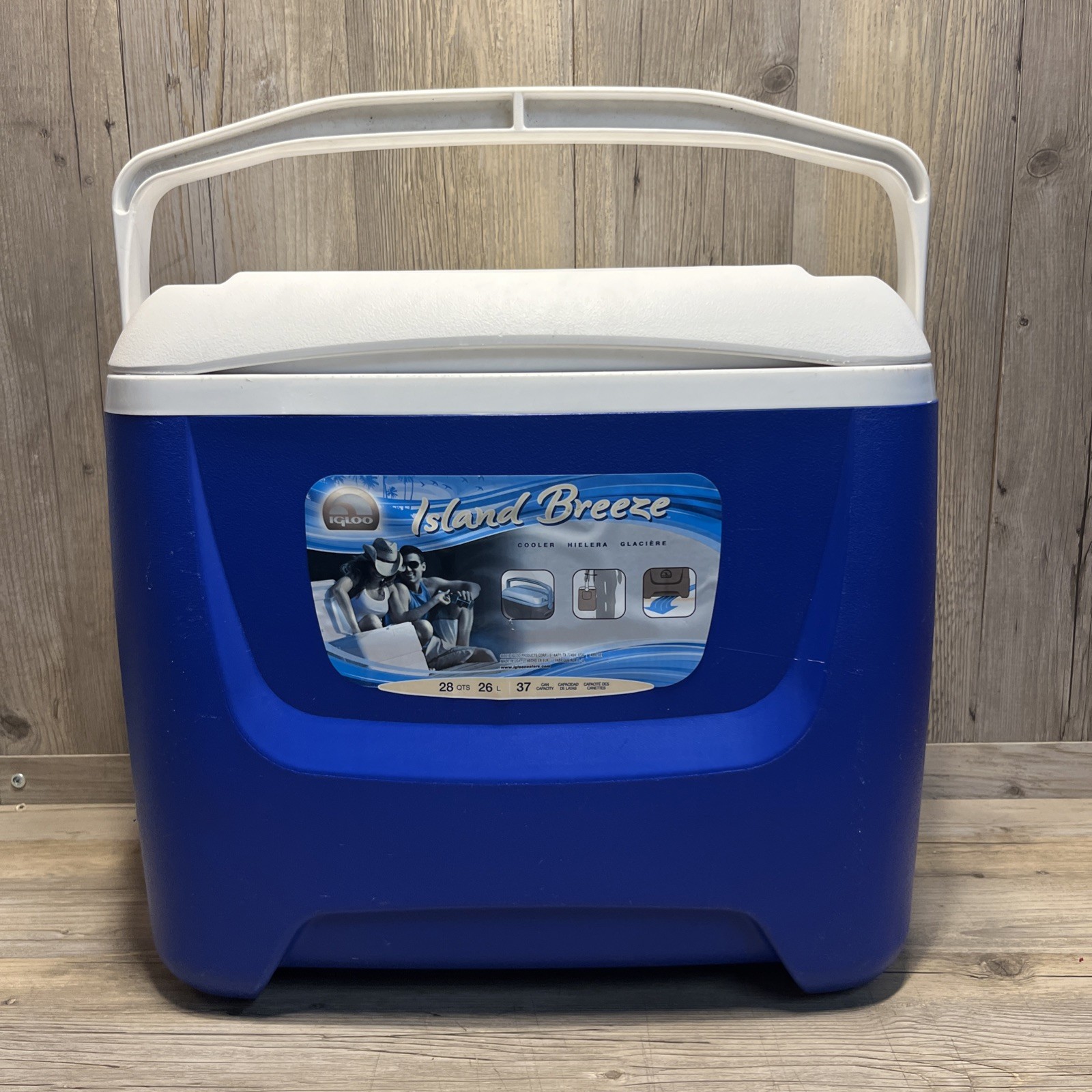 Igloo Island Breeze Cooler Blue 28 Quarts 26 Liters 41 Cans Stackable