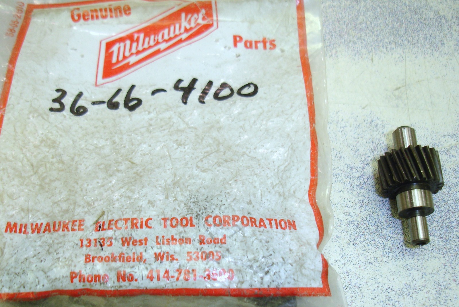 Milwaukee Electric Tool Intermediate Pinion Gear 36-66-4100 $19 Obsolete