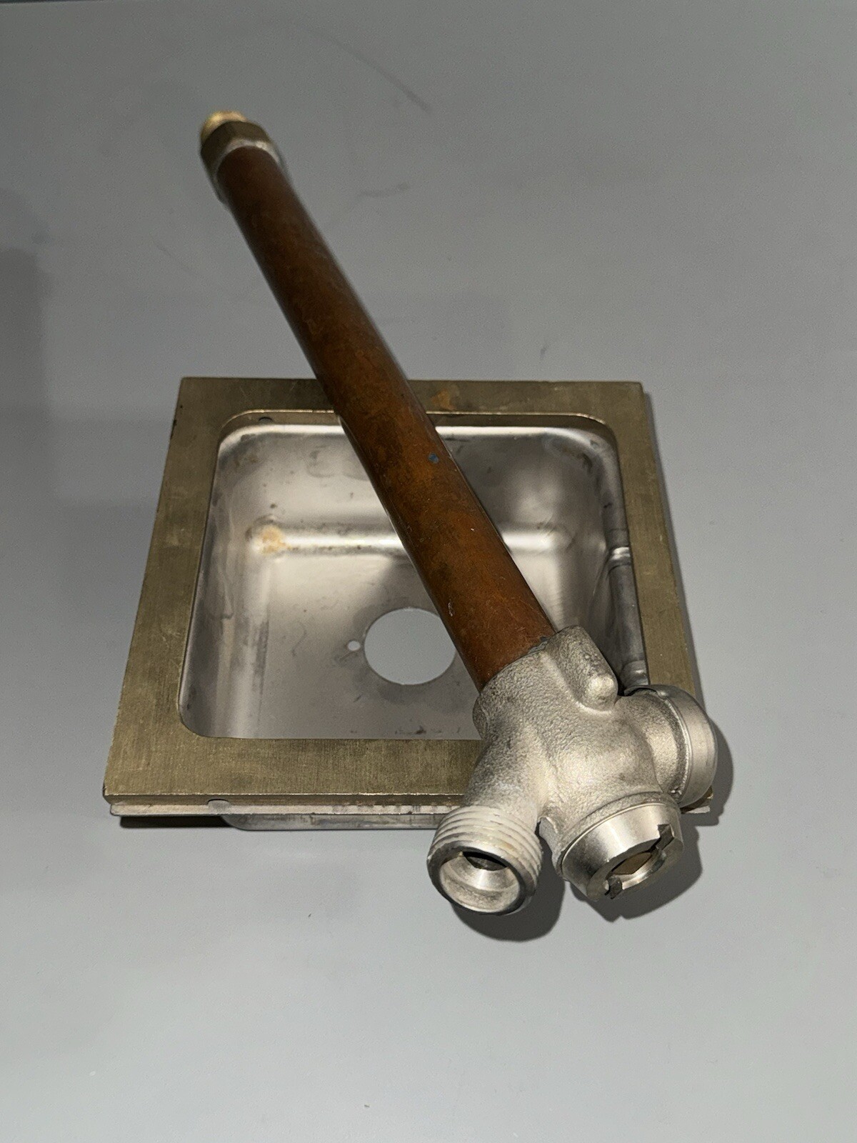 Jay R Smith Wall hydrant Box 75128-80-5 with Brass Spout
